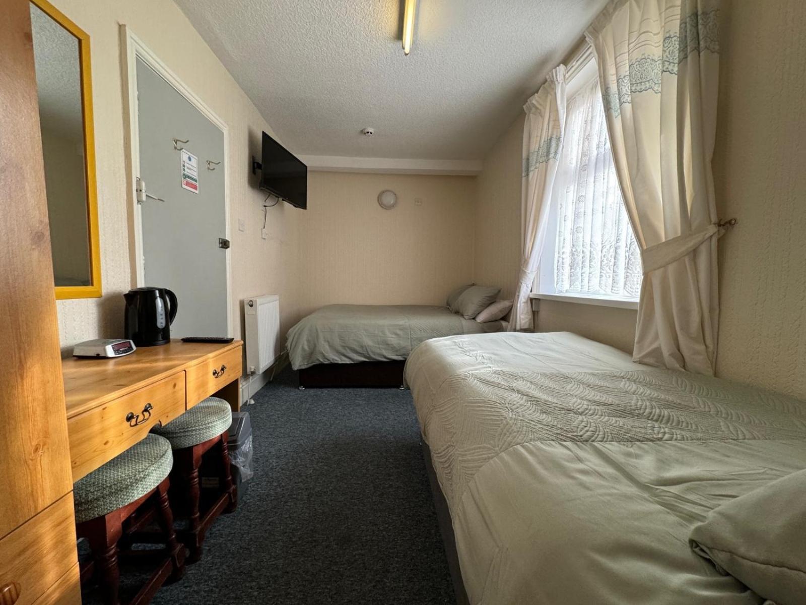 Delamere Hotel 黑潭 外观 照片