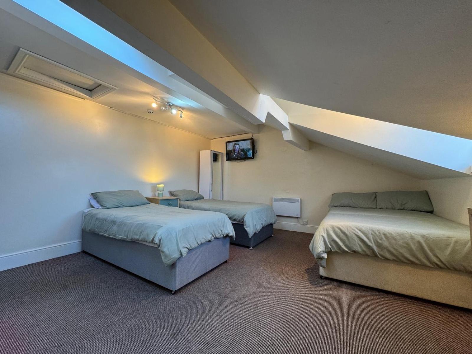 Delamere Hotel 黑潭 外观 照片