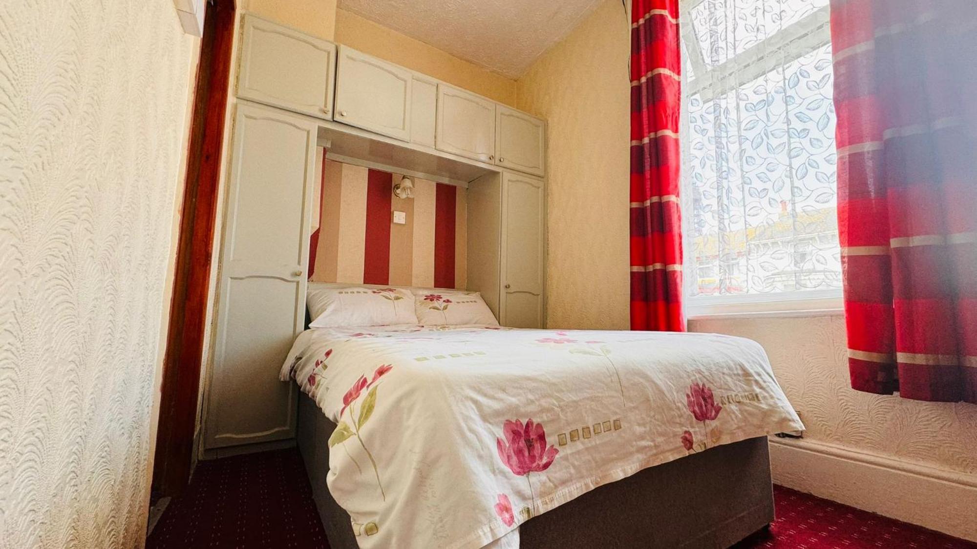 Delamere Hotel 黑潭 外观 照片
