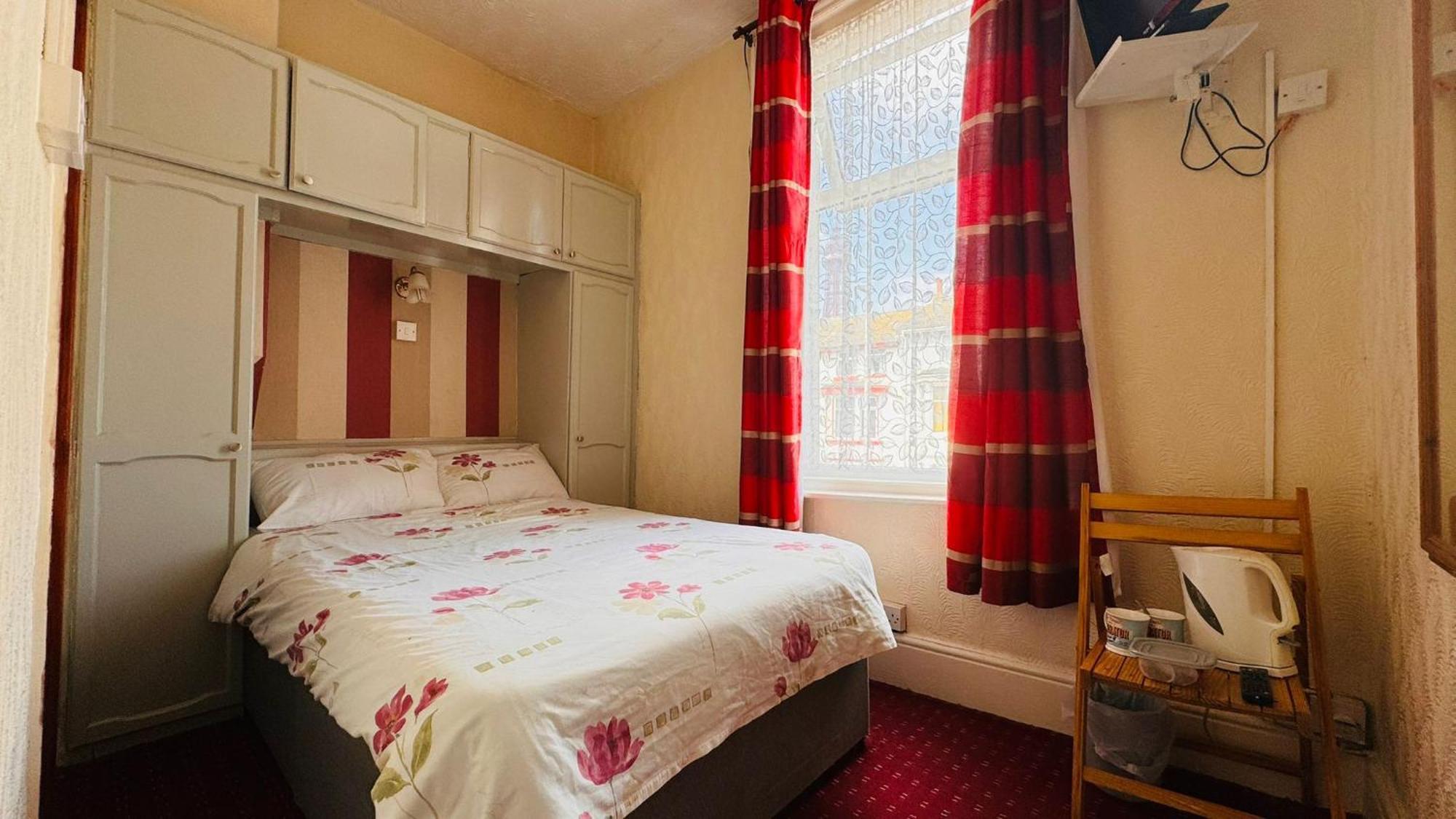 Delamere Hotel 黑潭 外观 照片