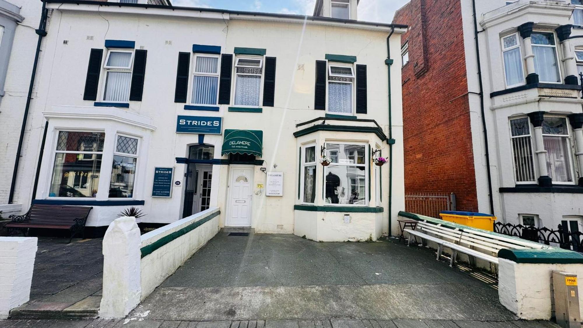 Delamere Hotel 黑潭 外观 照片